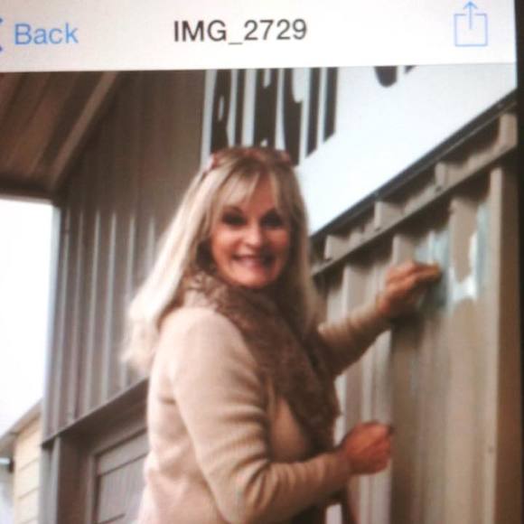 Meet your Posher, Billie - Picture 1 of 1